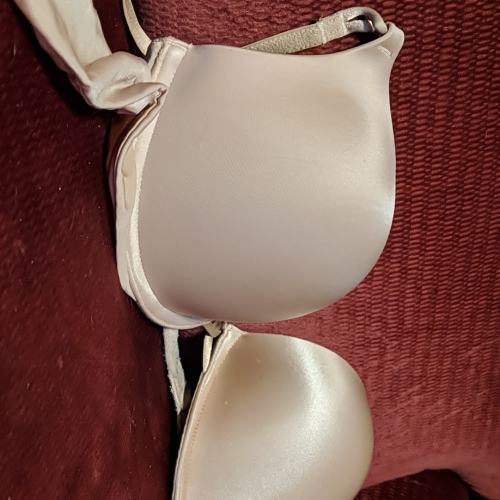 Nude 36B Victoria secrets bra